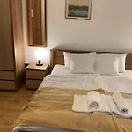 Guszti Rum i privatbostad Hévíz