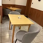 Guszti
