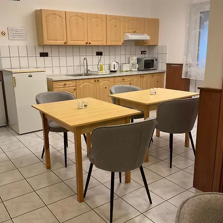 Guszti ヘーヴィーズ